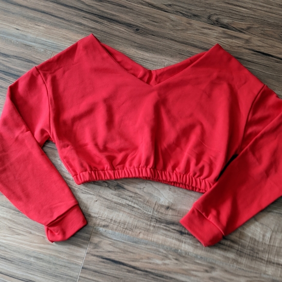 Red Cropped Sweatshirt Top - Picture 7 of 7